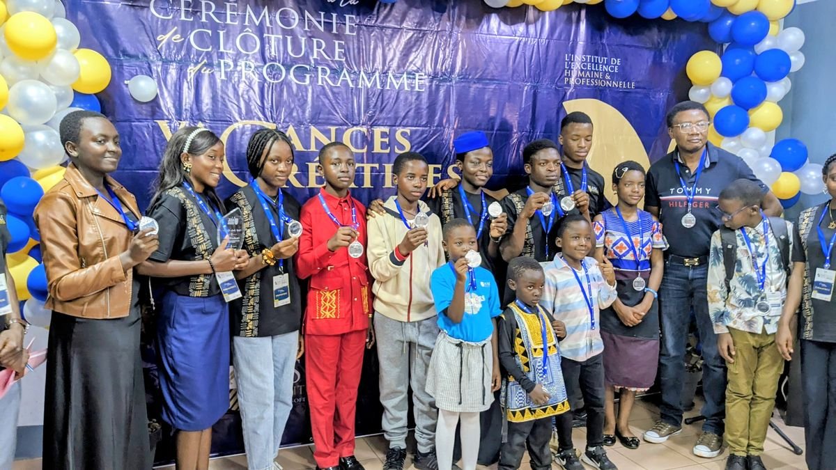 Remise des distinctions aux participants du programme Vacances Créatives